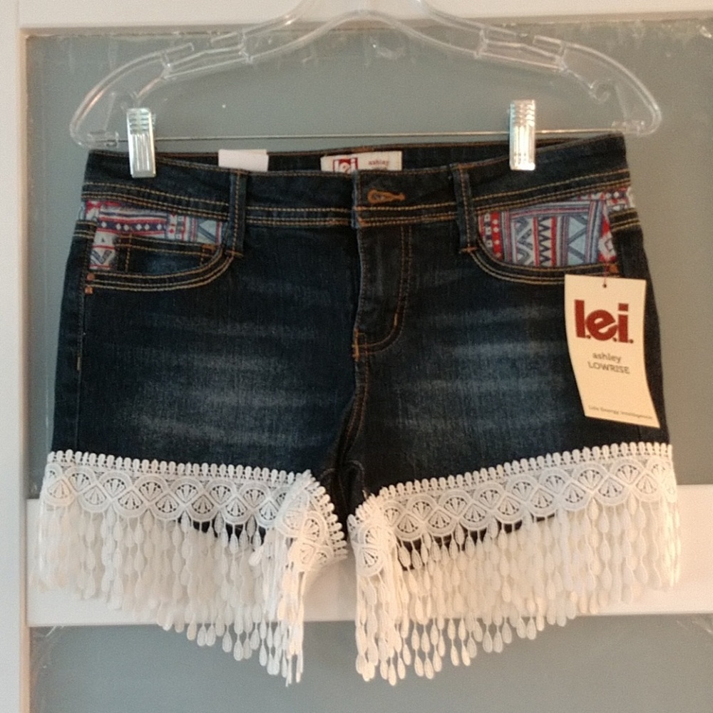 🛍️Nwt🛍️ LEI jean shorts